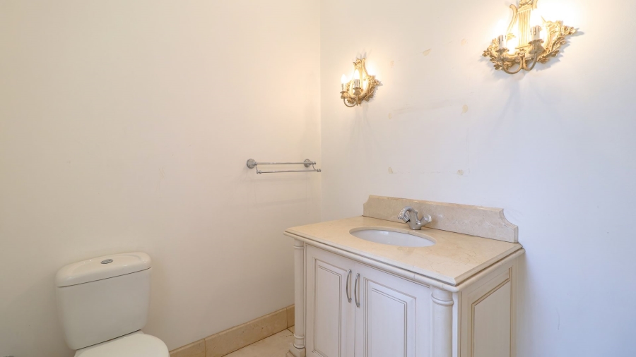 3 Bedroom Property for Sale in Sandhurst Gauteng