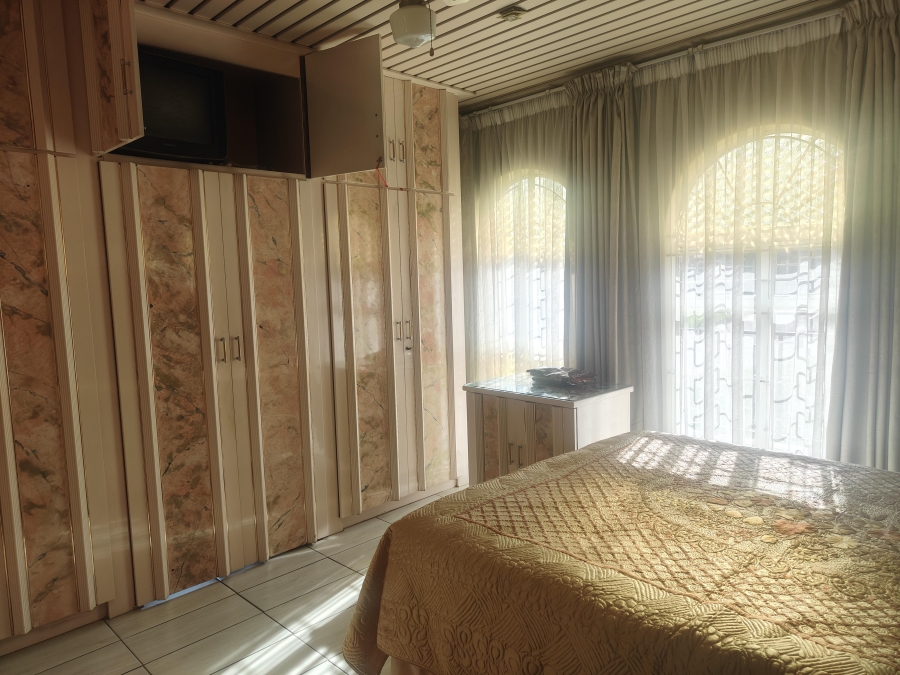 4 Bedroom Property for Sale in Laudium Ext 2 Gauteng