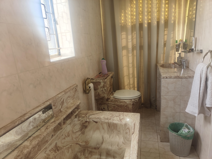 4 Bedroom Property for Sale in Laudium Ext 2 Gauteng