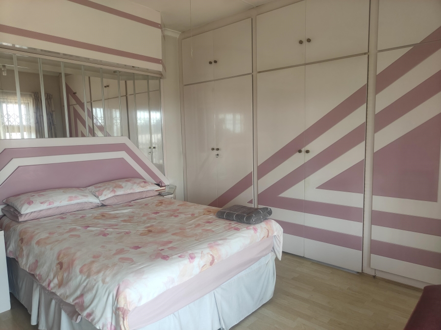 4 Bedroom Property for Sale in Laudium Ext 2 Gauteng