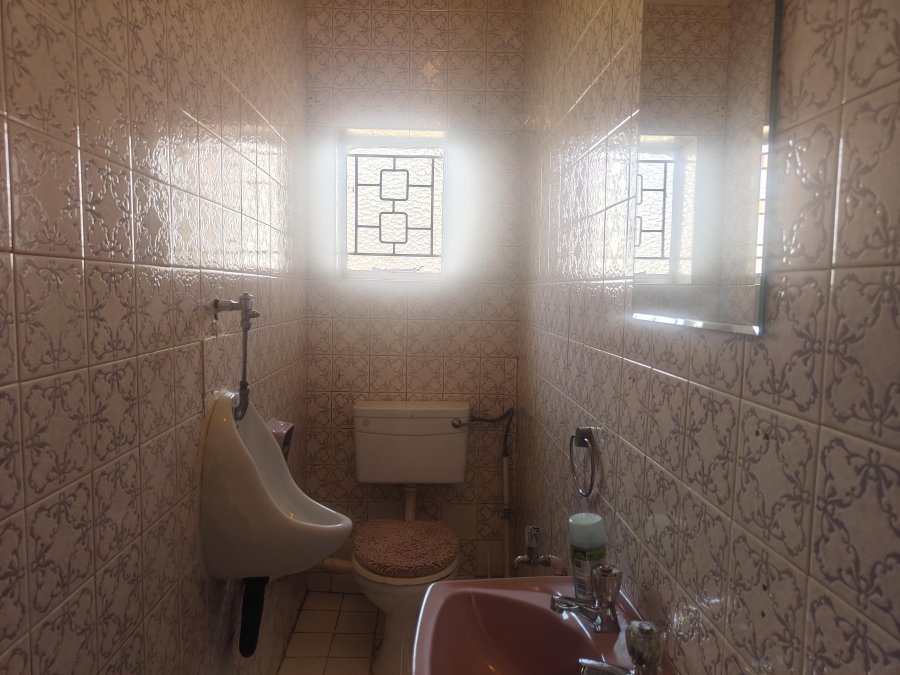 4 Bedroom Property for Sale in Laudium Ext 2 Gauteng