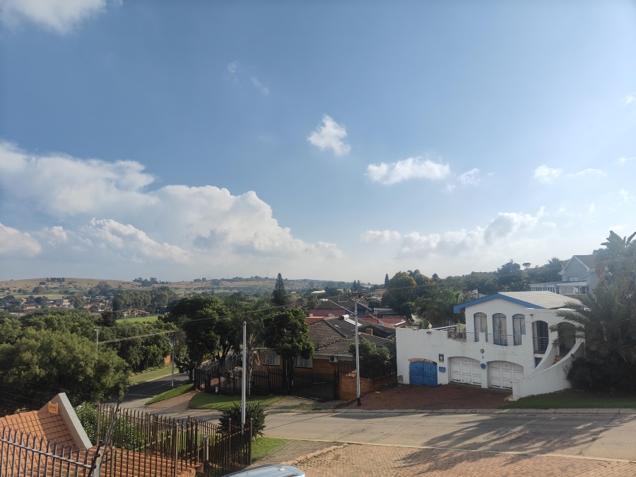 4 Bedroom Property for Sale in Laudium Ext 2 Gauteng