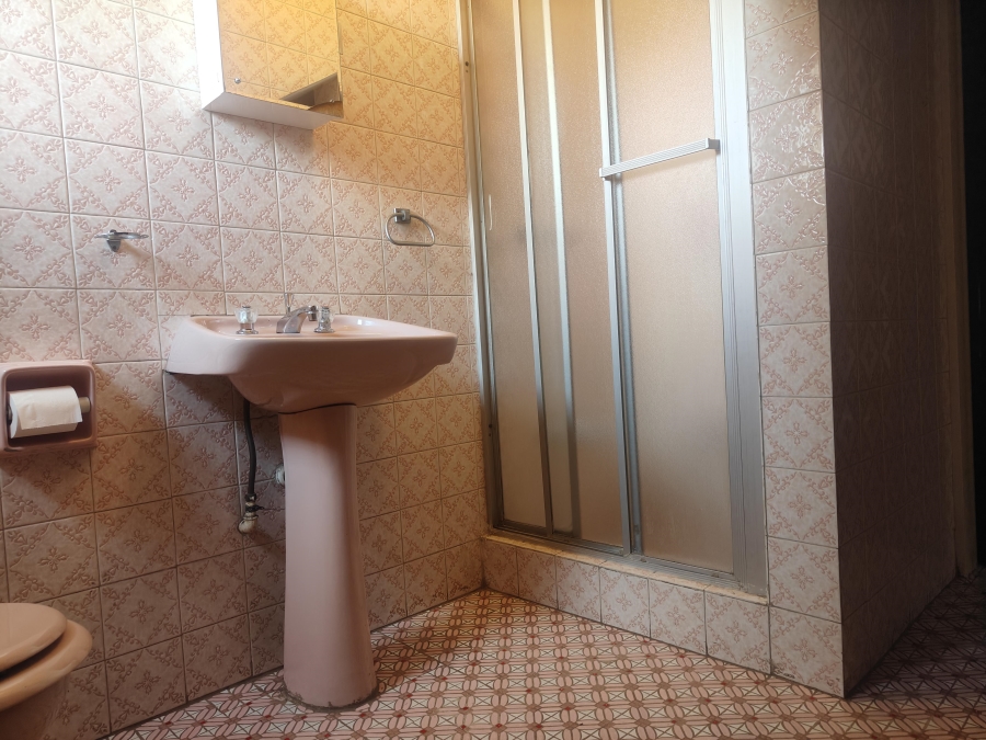 4 Bedroom Property for Sale in Laudium Ext 2 Gauteng