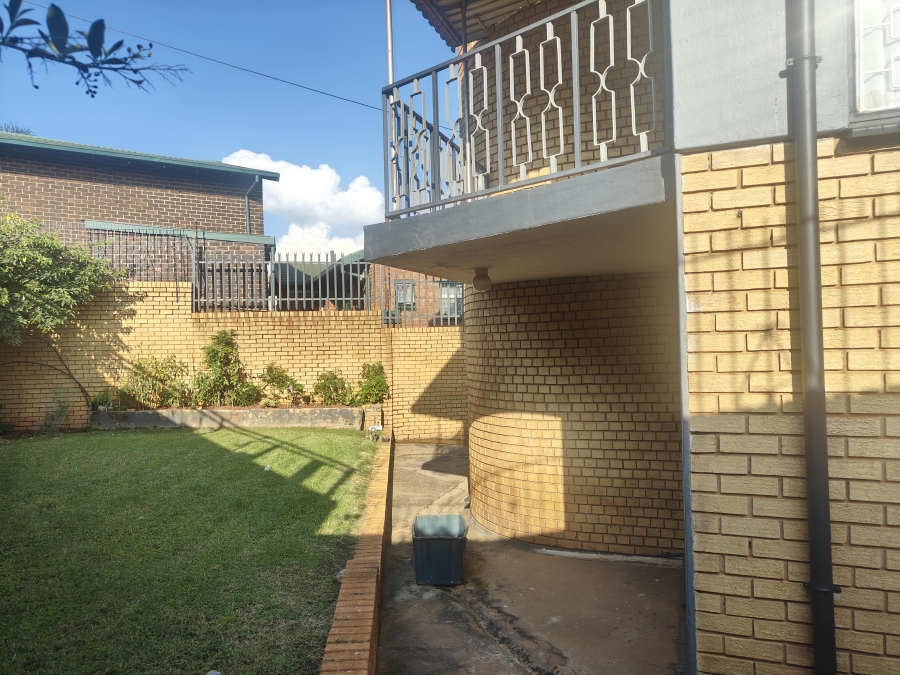 4 Bedroom Property for Sale in Laudium Ext 2 Gauteng