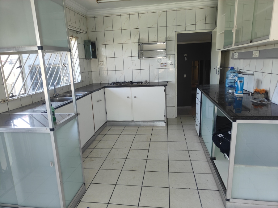 9 Bedroom Property for Sale in Laudium Ext 2 Gauteng