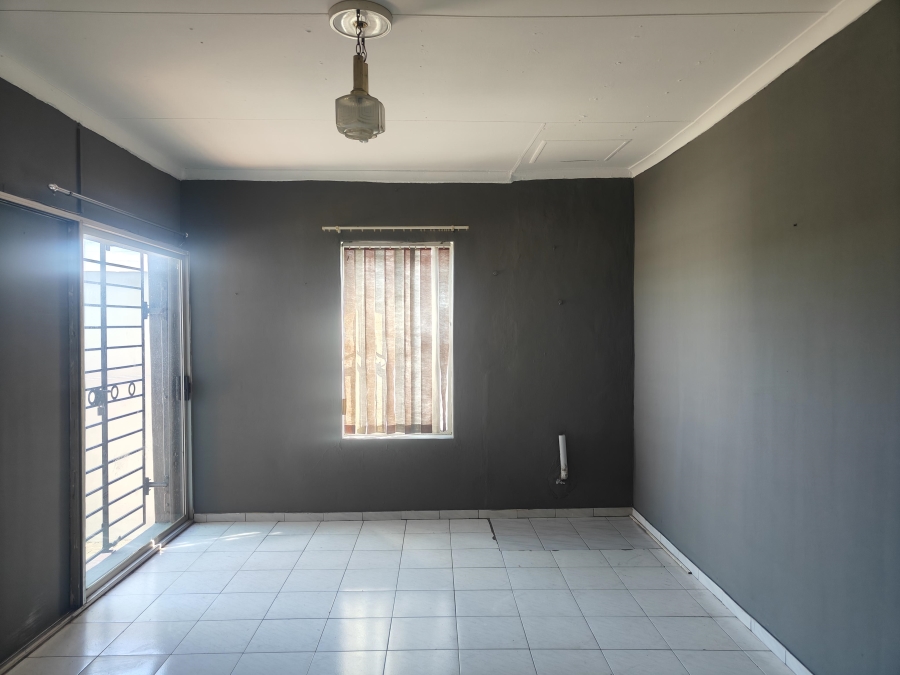 9 Bedroom Property for Sale in Laudium Ext 2 Gauteng