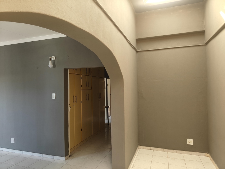 9 Bedroom Property for Sale in Laudium Ext 2 Gauteng