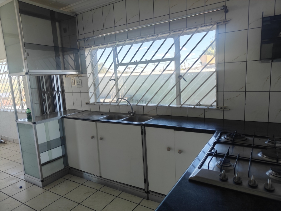 9 Bedroom Property for Sale in Laudium Ext 2 Gauteng