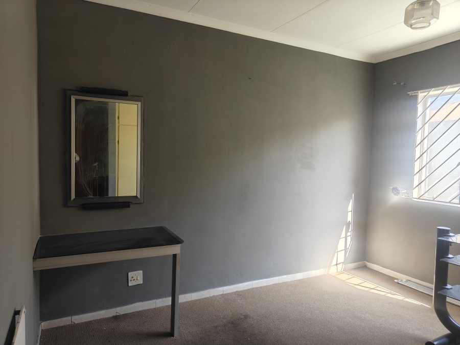 9 Bedroom Property for Sale in Laudium Ext 2 Gauteng