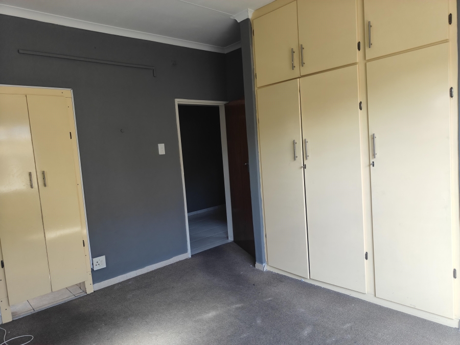 9 Bedroom Property for Sale in Laudium Ext 2 Gauteng