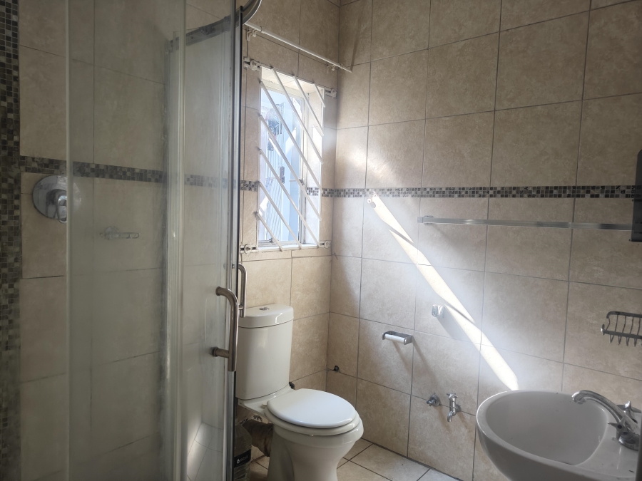 9 Bedroom Property for Sale in Laudium Ext 2 Gauteng