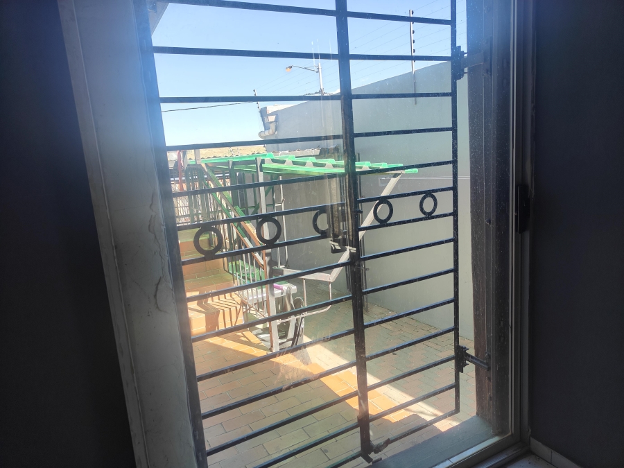 9 Bedroom Property for Sale in Laudium Ext 2 Gauteng