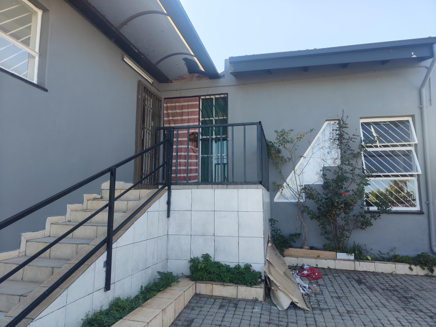 9 Bedroom Property for Sale in Laudium Ext 2 Gauteng