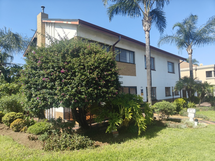 5 Bedroom Property for Sale in Laudium Gauteng