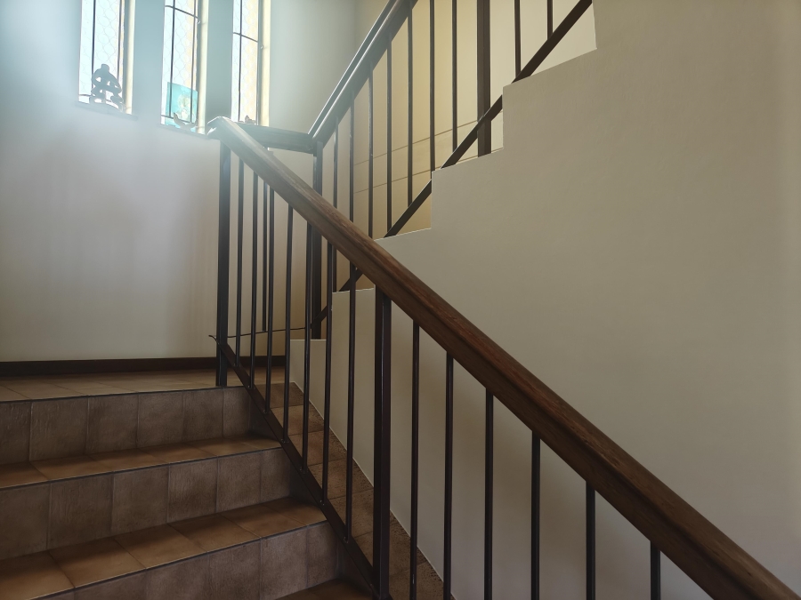 5 Bedroom Property for Sale in Laudium Gauteng