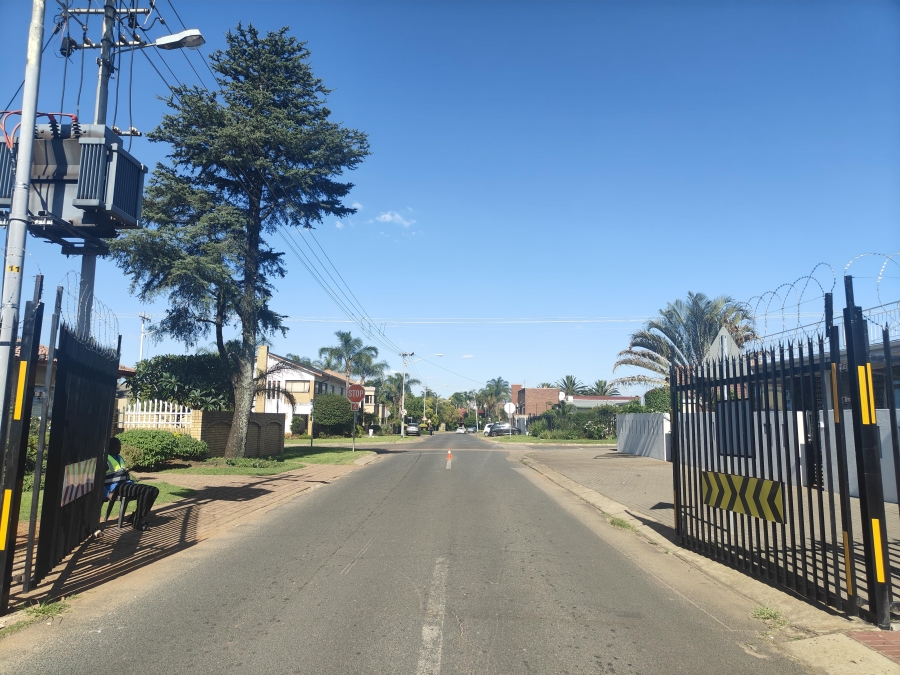 5 Bedroom Property for Sale in Laudium Gauteng