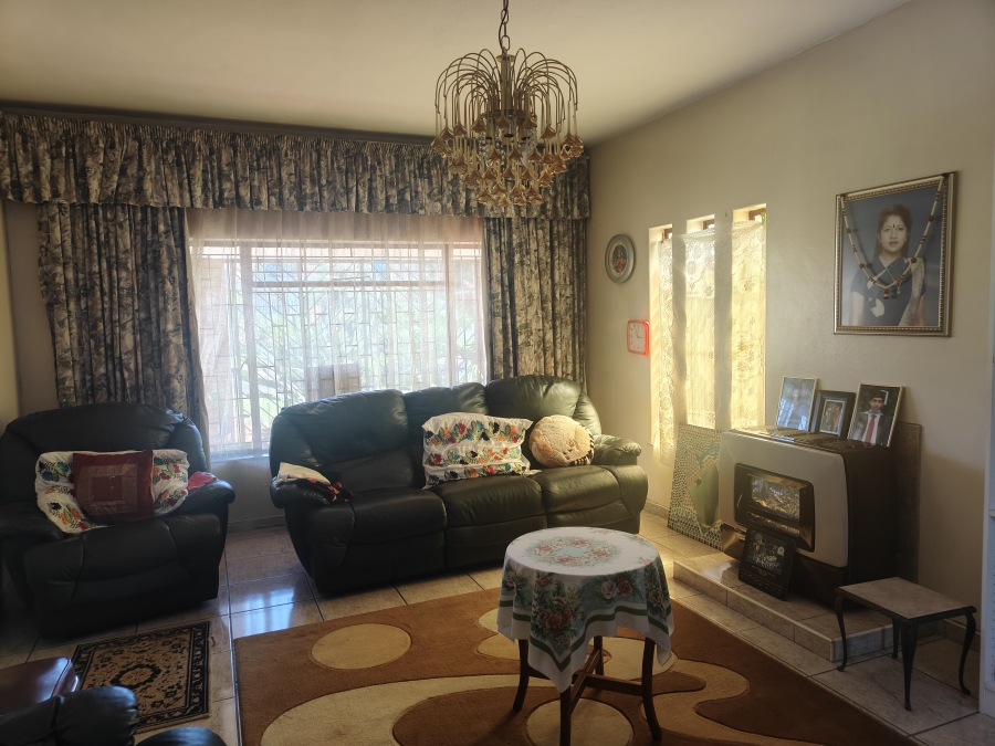 5 Bedroom Property for Sale in Laudium Gauteng