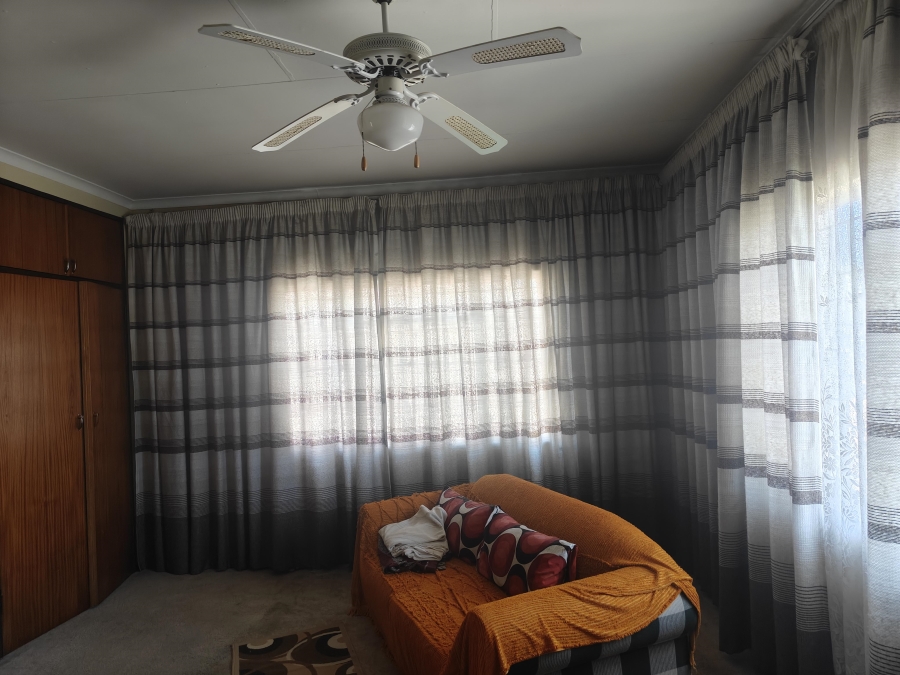 5 Bedroom Property for Sale in Laudium Gauteng