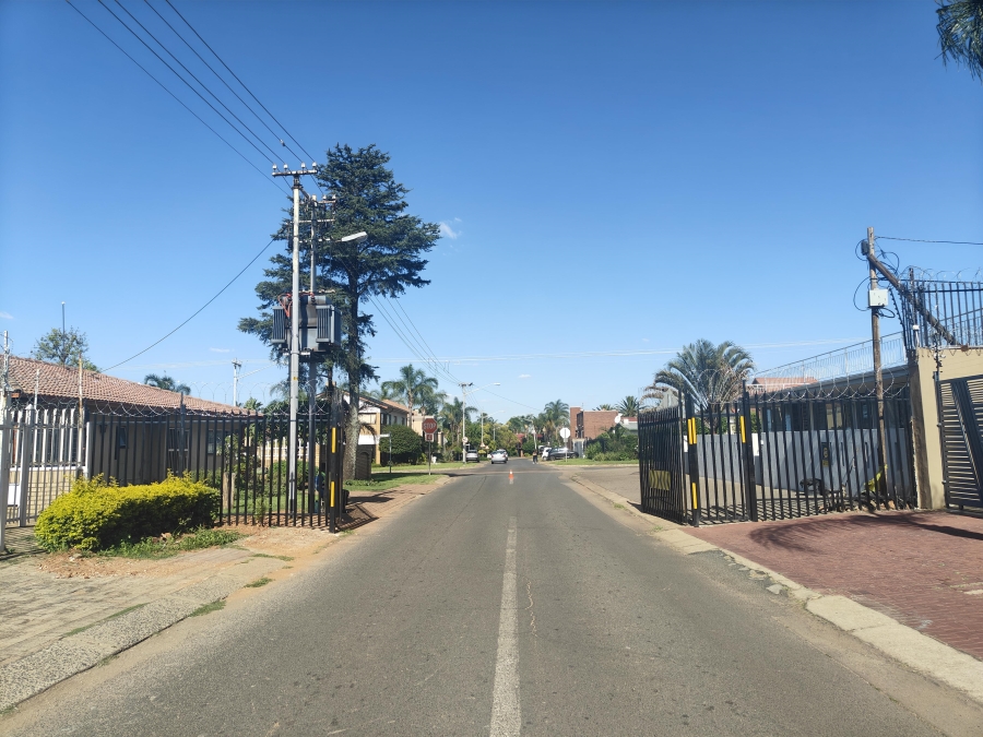 5 Bedroom Property for Sale in Laudium Gauteng