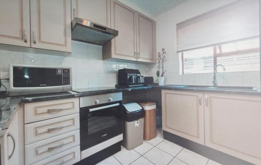 2 Bedroom Property for Sale in Fourways Gauteng