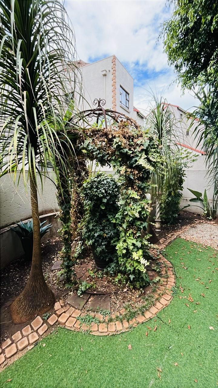 2 Bedroom Property for Sale in Fourways Gauteng