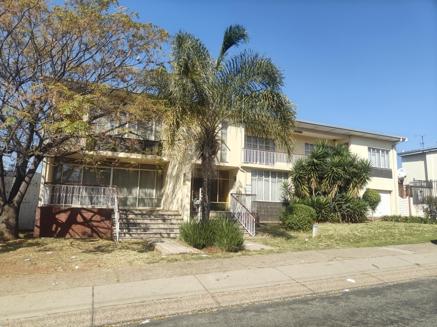 8 Bedroom Property for Sale in Laudium Gauteng