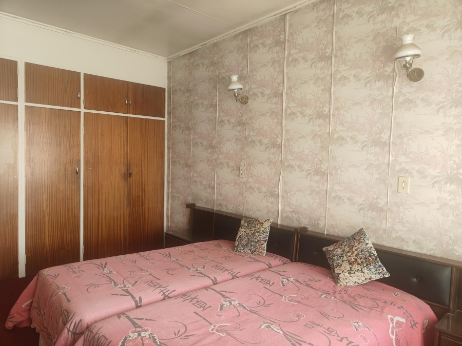 8 Bedroom Property for Sale in Laudium Gauteng