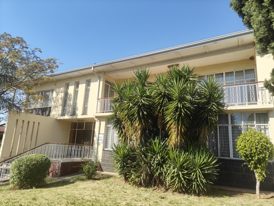 8 Bedroom Property for Sale in Laudium Gauteng