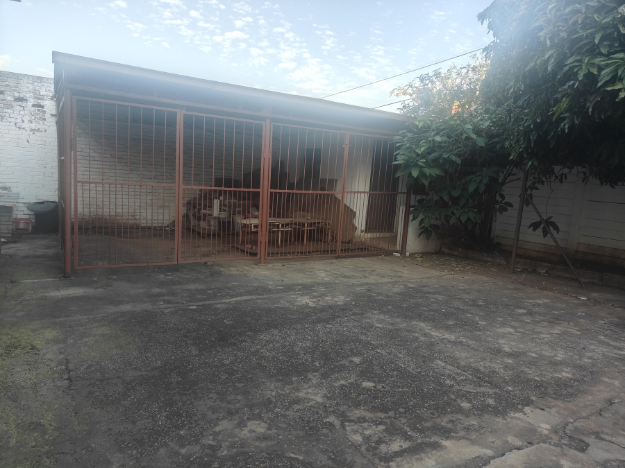 8 Bedroom Property for Sale in Laudium Gauteng