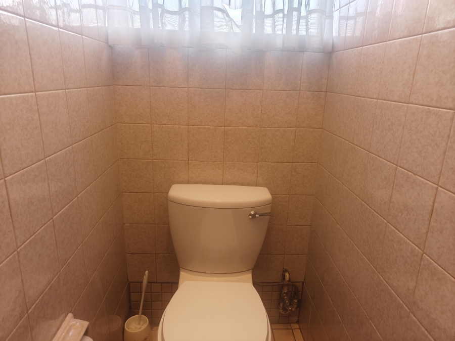 8 Bedroom Property for Sale in Laudium Gauteng