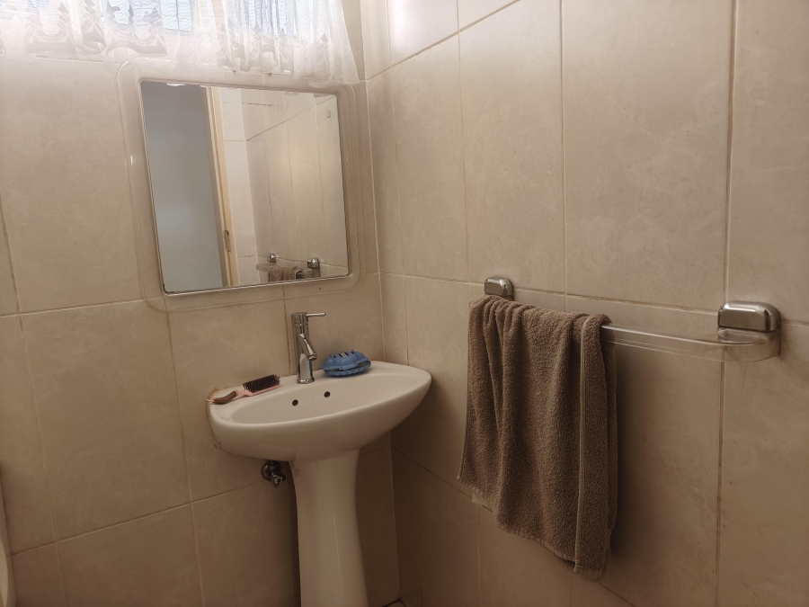 4 Bedroom Property for Sale in Laudium Gauteng