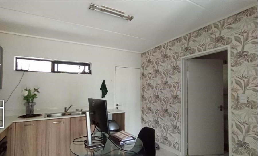1 Bedroom Property for Sale in Linbro Park Gauteng