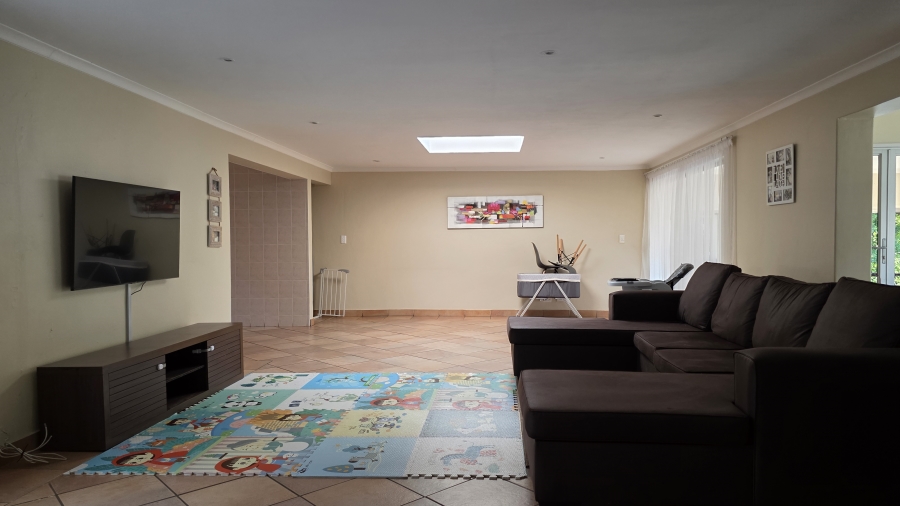 To Let 4 Bedroom Property for Rent in Eldo Glen Gauteng