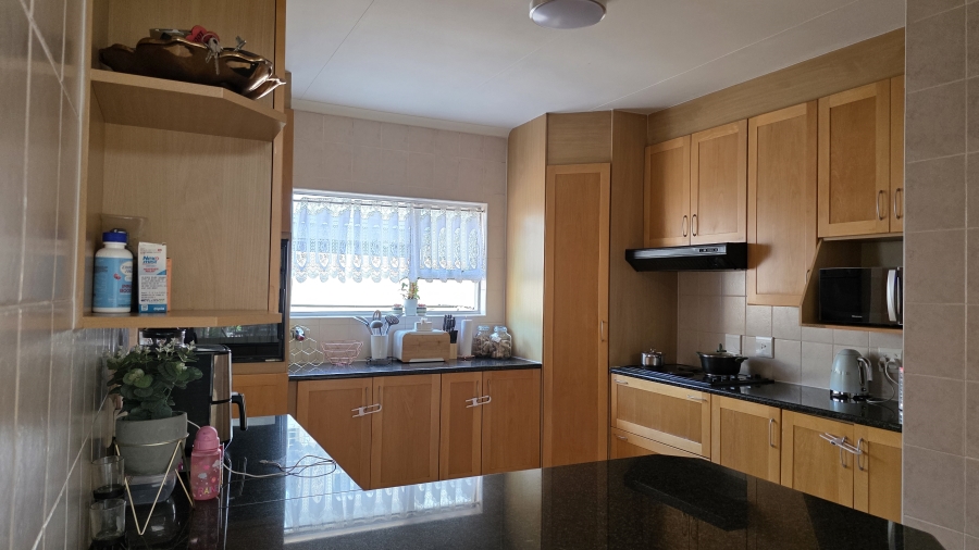 To Let 4 Bedroom Property for Rent in Eldo Glen Gauteng