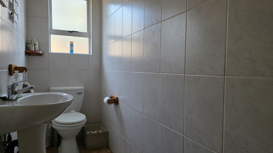 To Let 4 Bedroom Property for Rent in Eldo Glen Gauteng