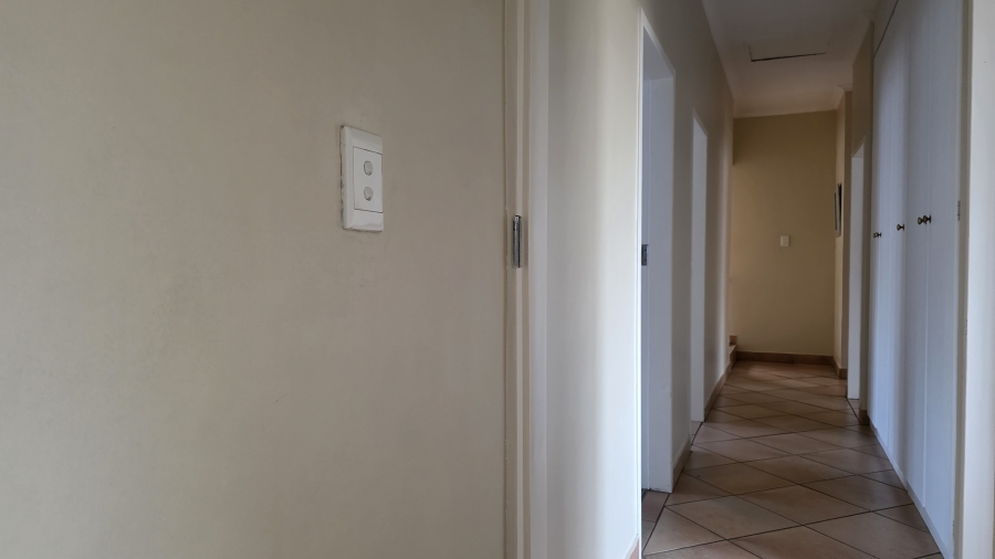 To Let 4 Bedroom Property for Rent in Eldo Glen Gauteng