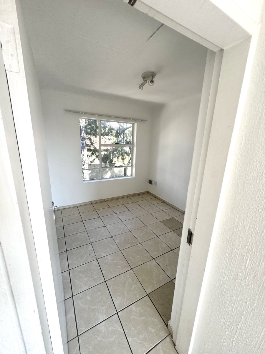 1 Bedroom Property for Sale in Bryanston Gauteng