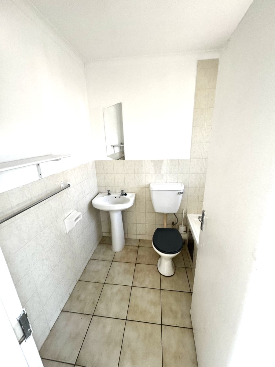 1 Bedroom Property for Sale in Bryanston Gauteng