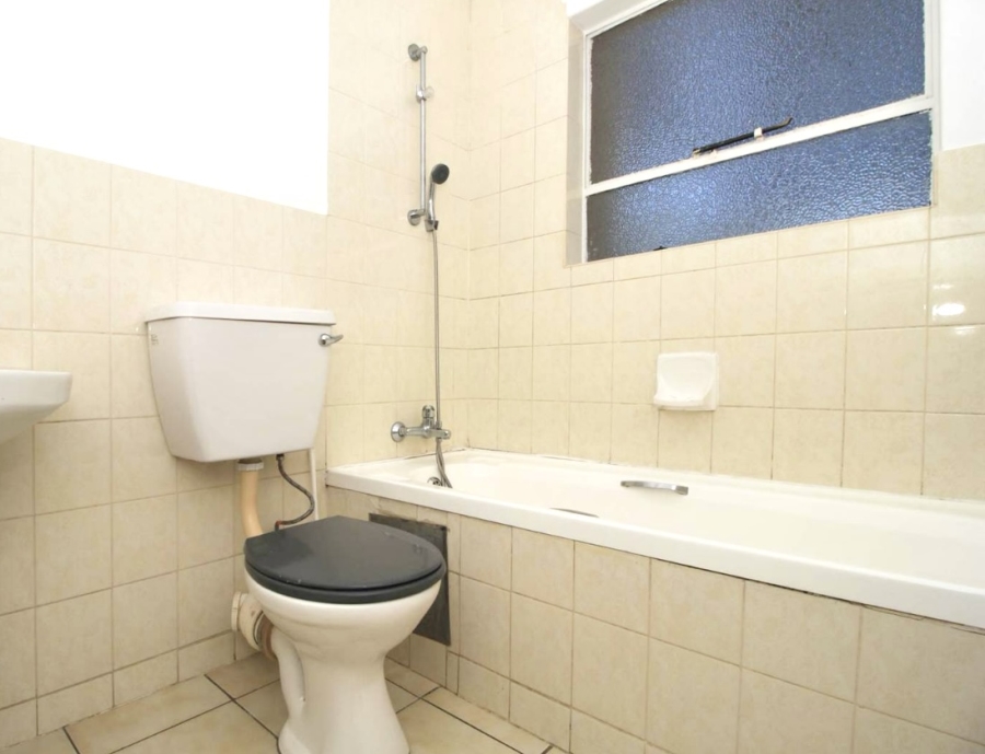 1 Bedroom Property for Sale in Bryanston Gauteng