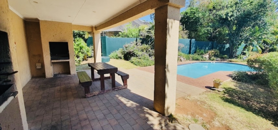 1 Bedroom Property for Sale in Bryanston Gauteng