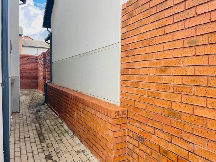 3 Bedroom Property for Sale in Eldo Ridge Estate Gauteng