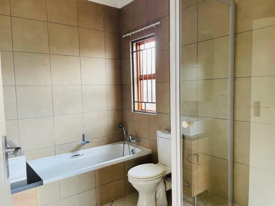 3 Bedroom Property for Sale in Eldo Ridge Estate Gauteng