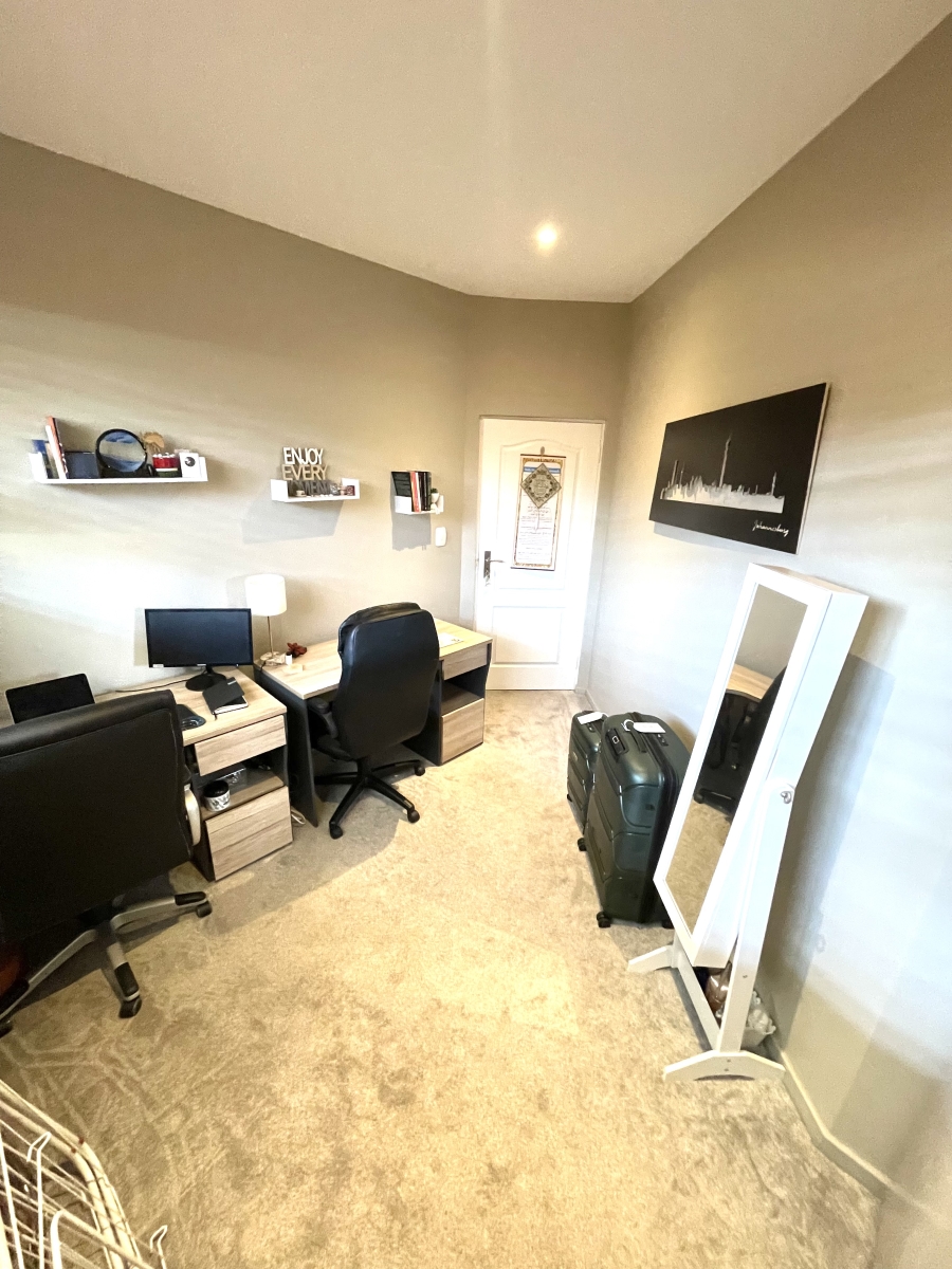 2 Bedroom Property for Sale in Rivonia Gauteng