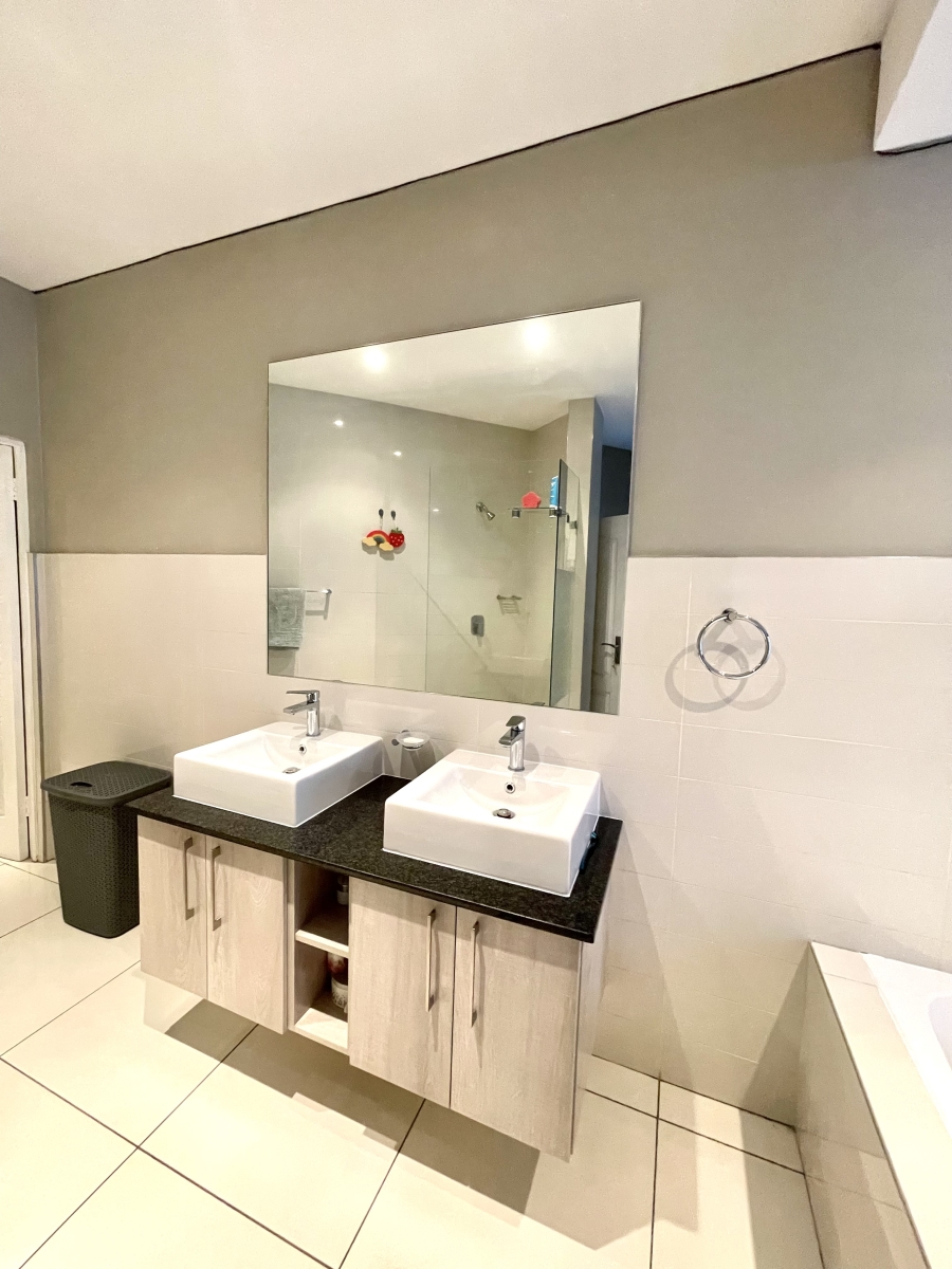 2 Bedroom Property for Sale in Rivonia Gauteng