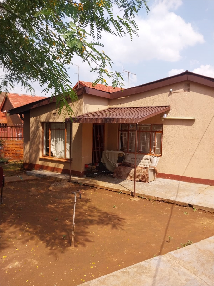 4 Bedroom Property for Sale in Laudium Gauteng