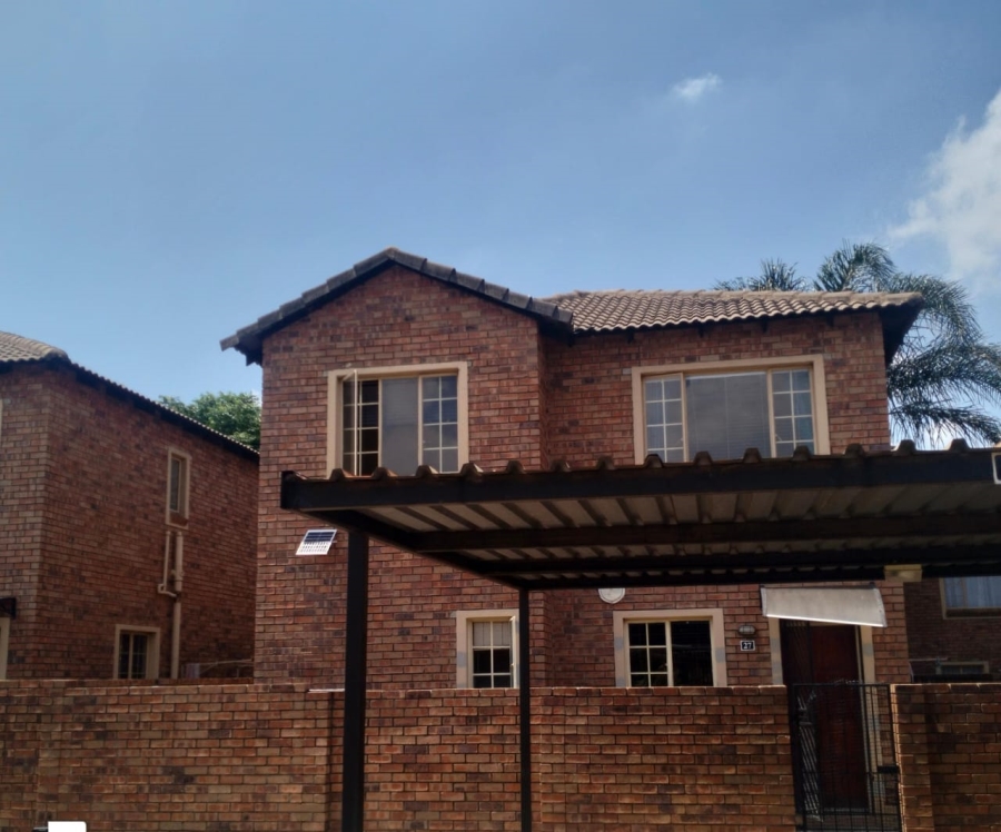3 Bedroom Property for Sale in Heuwelsig Estate Gauteng