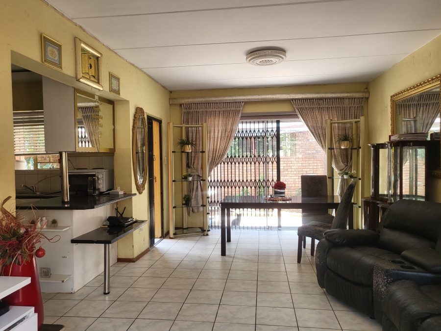 3 Bedroom Property for Sale in Heuwelsig Estate Gauteng