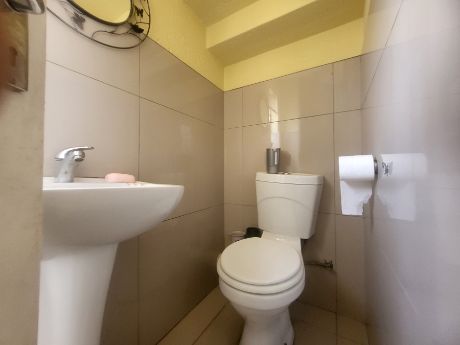 3 Bedroom Property for Sale in Heuwelsig Estate Gauteng