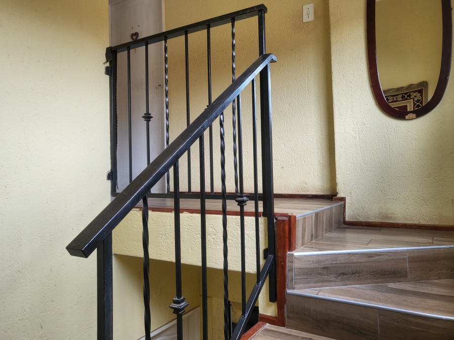 3 Bedroom Property for Sale in Heuwelsig Estate Gauteng