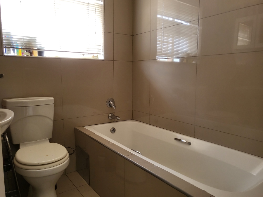 3 Bedroom Property for Sale in Heuwelsig Estate Gauteng